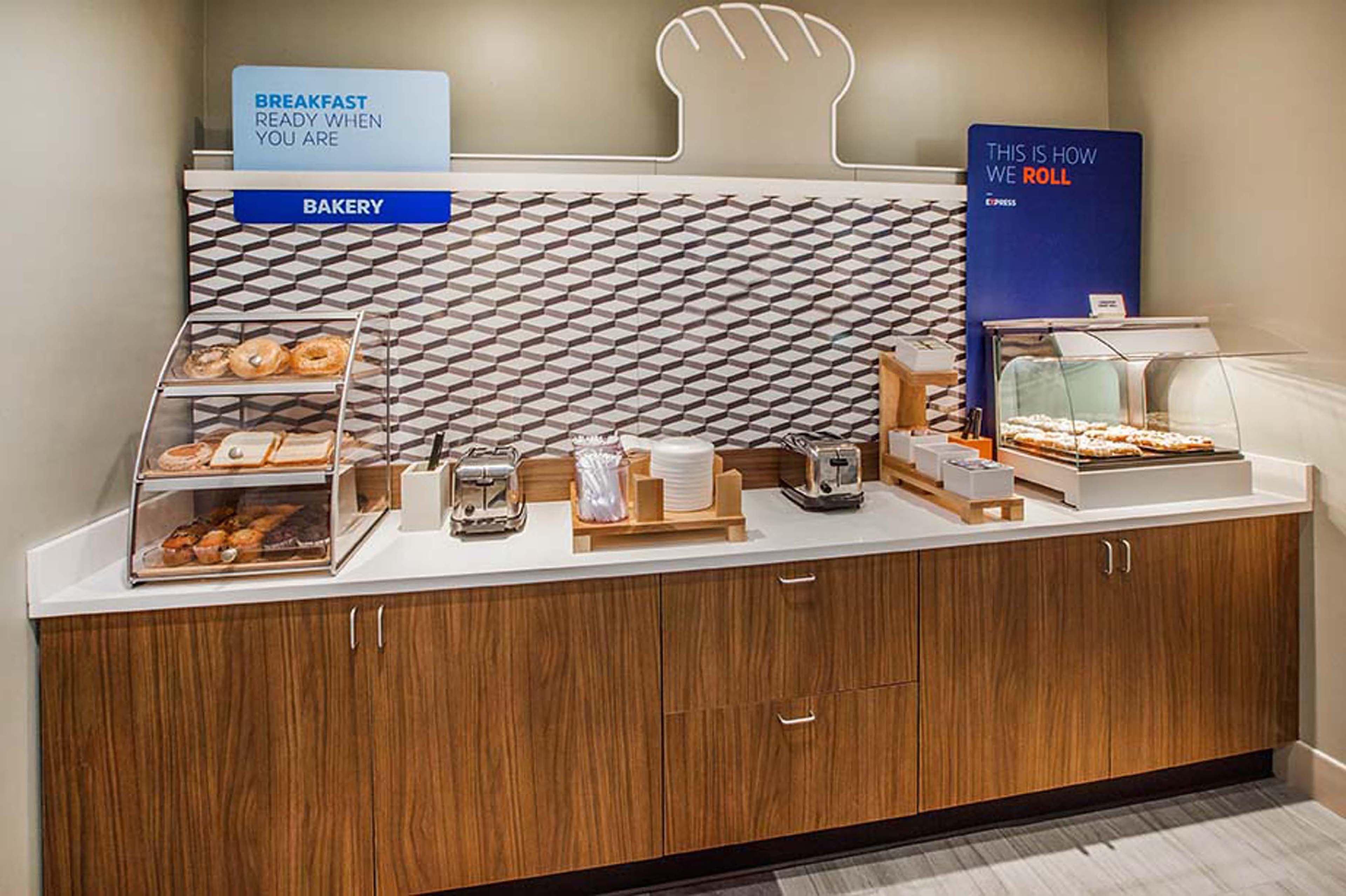Holiday Inn Express Benicia By Ihg Exterior photo